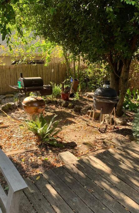 Southeast Portland Comfy & Eclectic Craftsman Home Exterior photo
