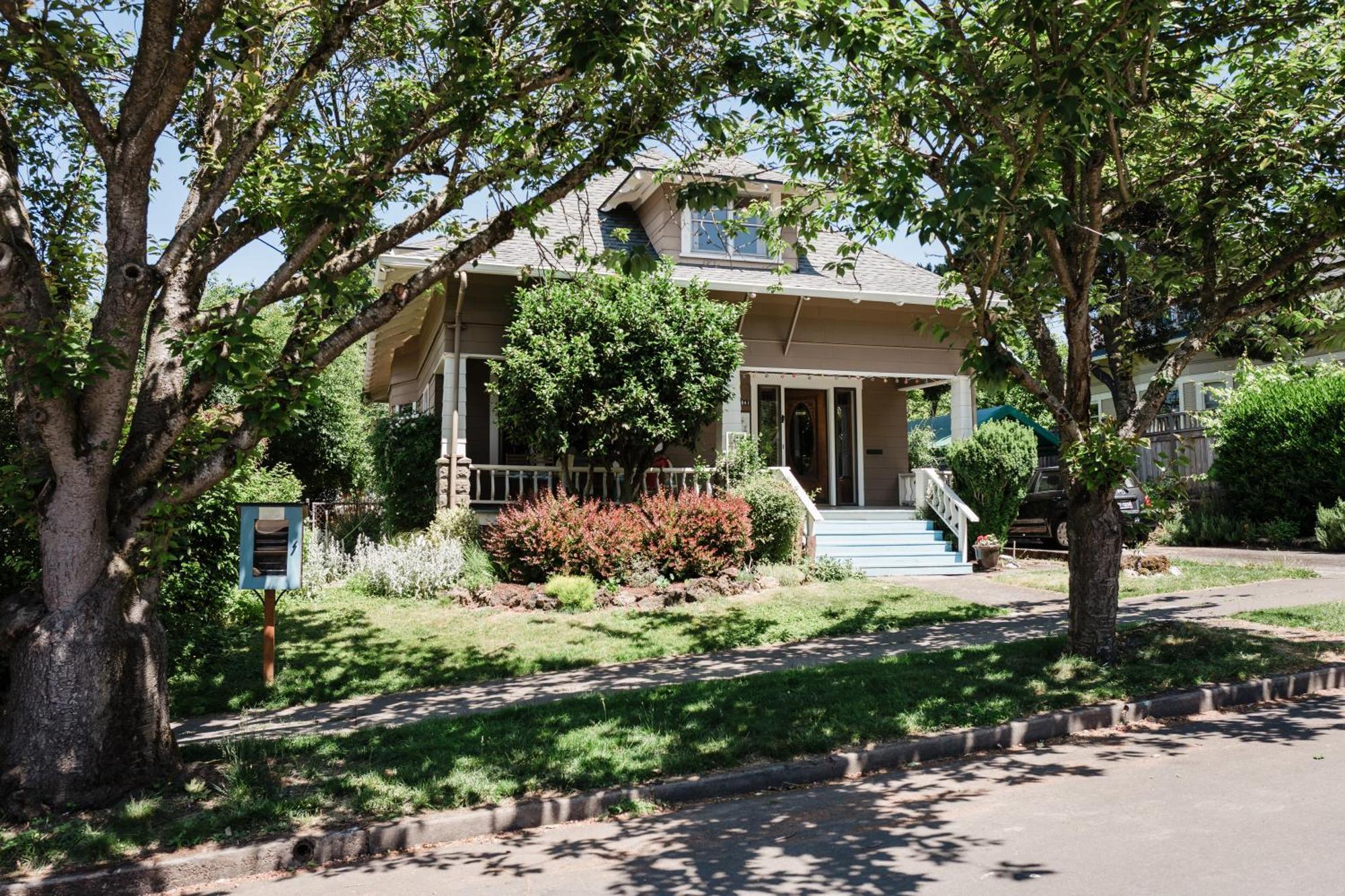 Southeast Portland Comfy & Eclectic Craftsman Home Exterior photo